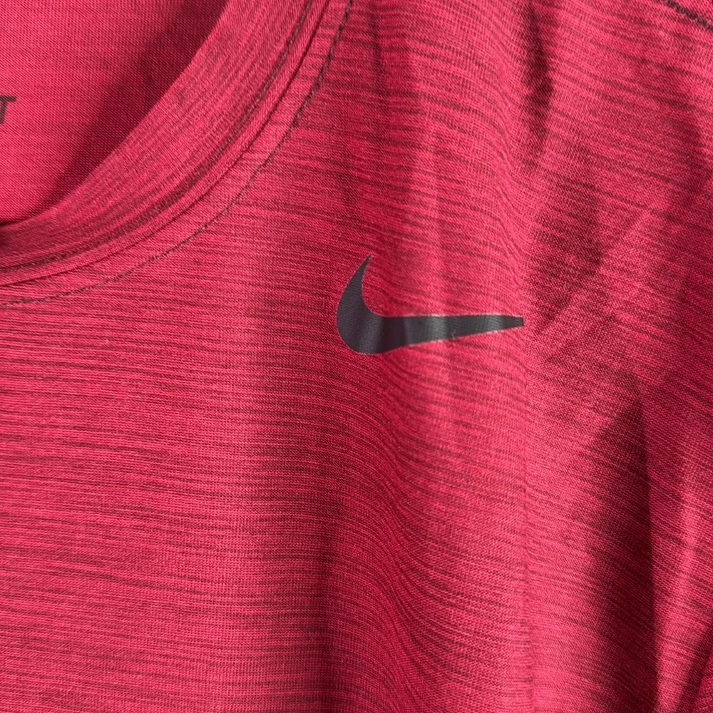 Nike Men's Red T-Shirt‎ size small